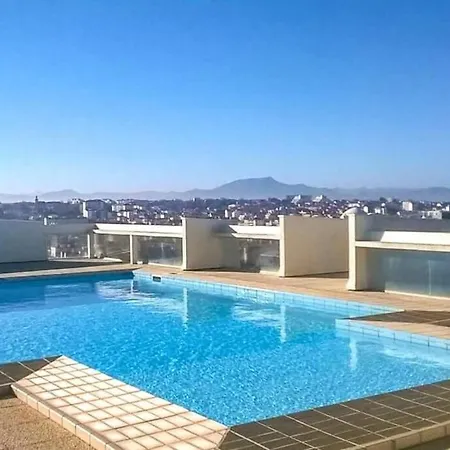 Vue Exceptionnelle Entre Mer Et Golf Appartement Biarritz